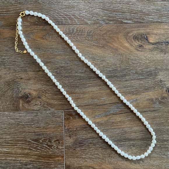 SC Collection Pearl Necklace - Picture 3 of 6